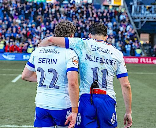 OVALIE – Coqs abîmés par le Chardon, Coquelets brillants. Mont-de-Marsan et Biarritz souriants et Dax grimaçant